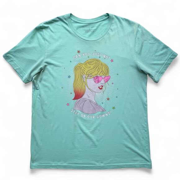 Taylor Swift Can You Just Not Step On Our Gowns Lover T Shirt Green Pop Music L - Picture 1 of 10